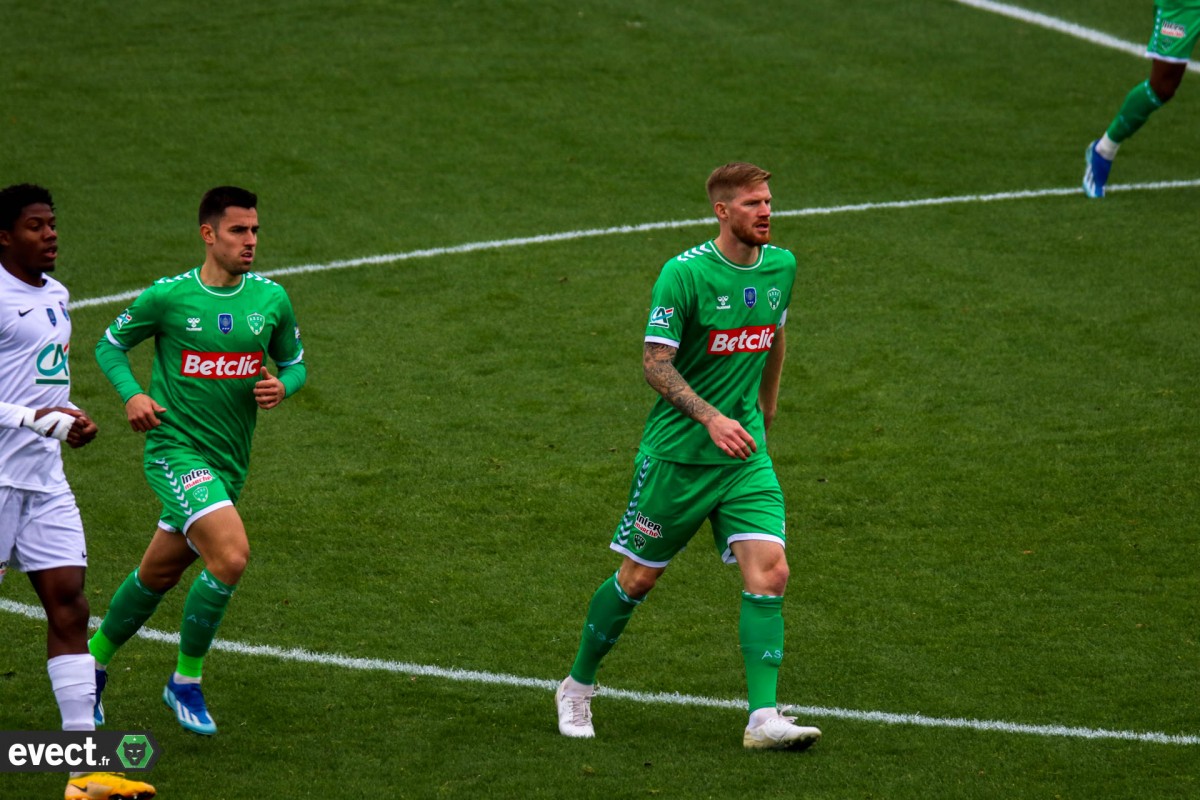 AS SAINT-ÉTIENNE - STADE LAVALLOIS MFC (0 - 0) - Résumé - (ASSE