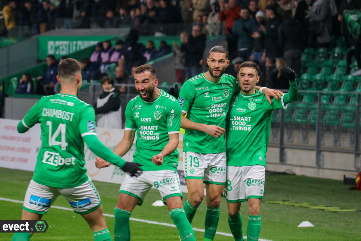 Avec un Chambost en feu, l'ASSE renoue avec la victoire