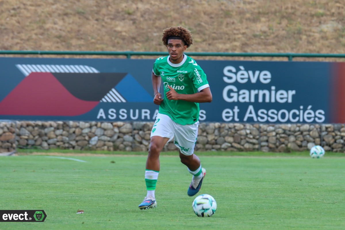 Nathan Kasia Nkondo passe professionnel avec l'AS Saint-Étienne #ASSE
