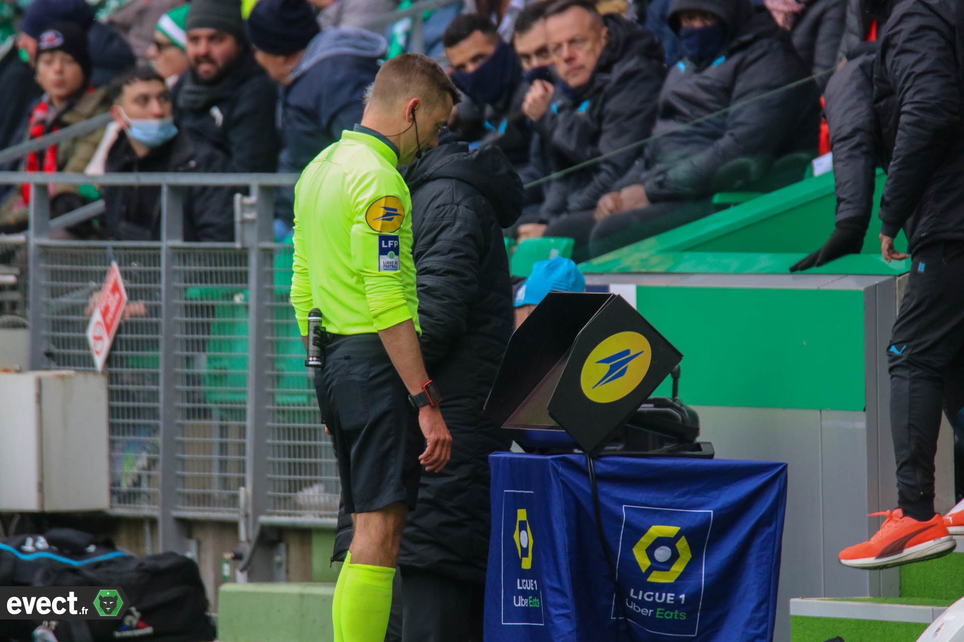 La VAR va bien arriver en Ligue 2 mais...