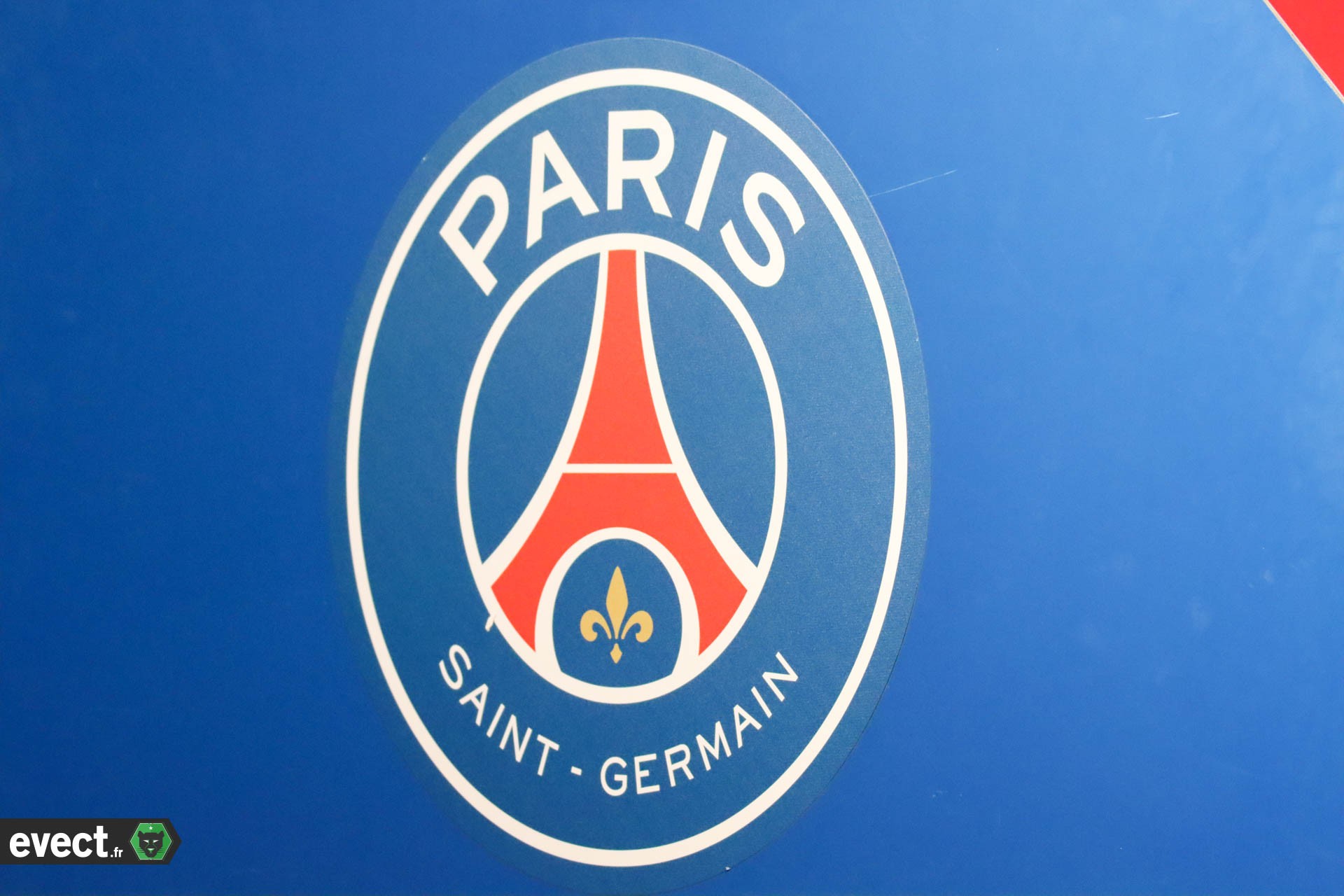 Une recrue en provenance du PSG débarque à l'ASSE #ASSE