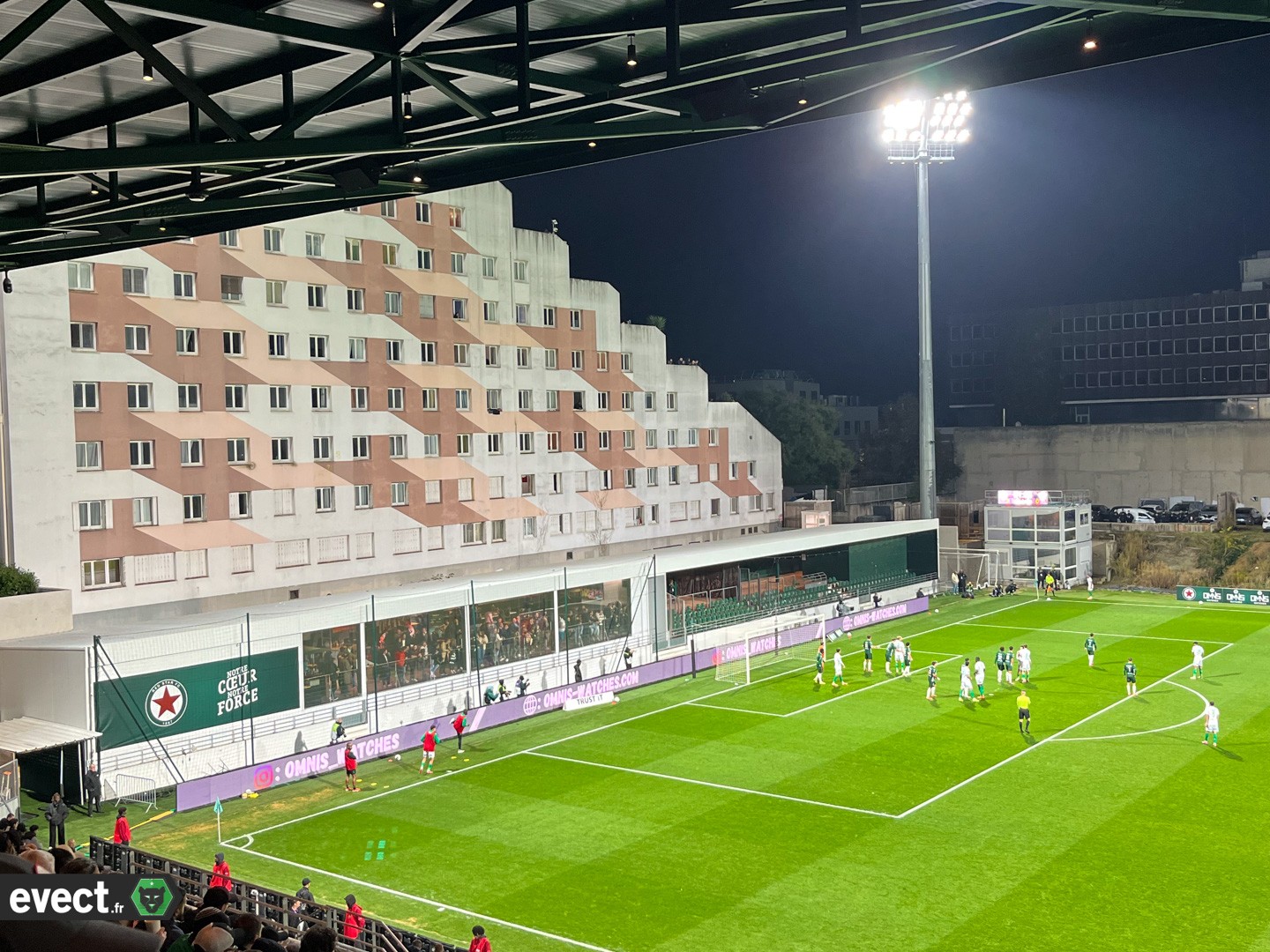 Ligue 2 - Le Red Star fait signer l'ancienne doublure de Larsonneur #ASSE