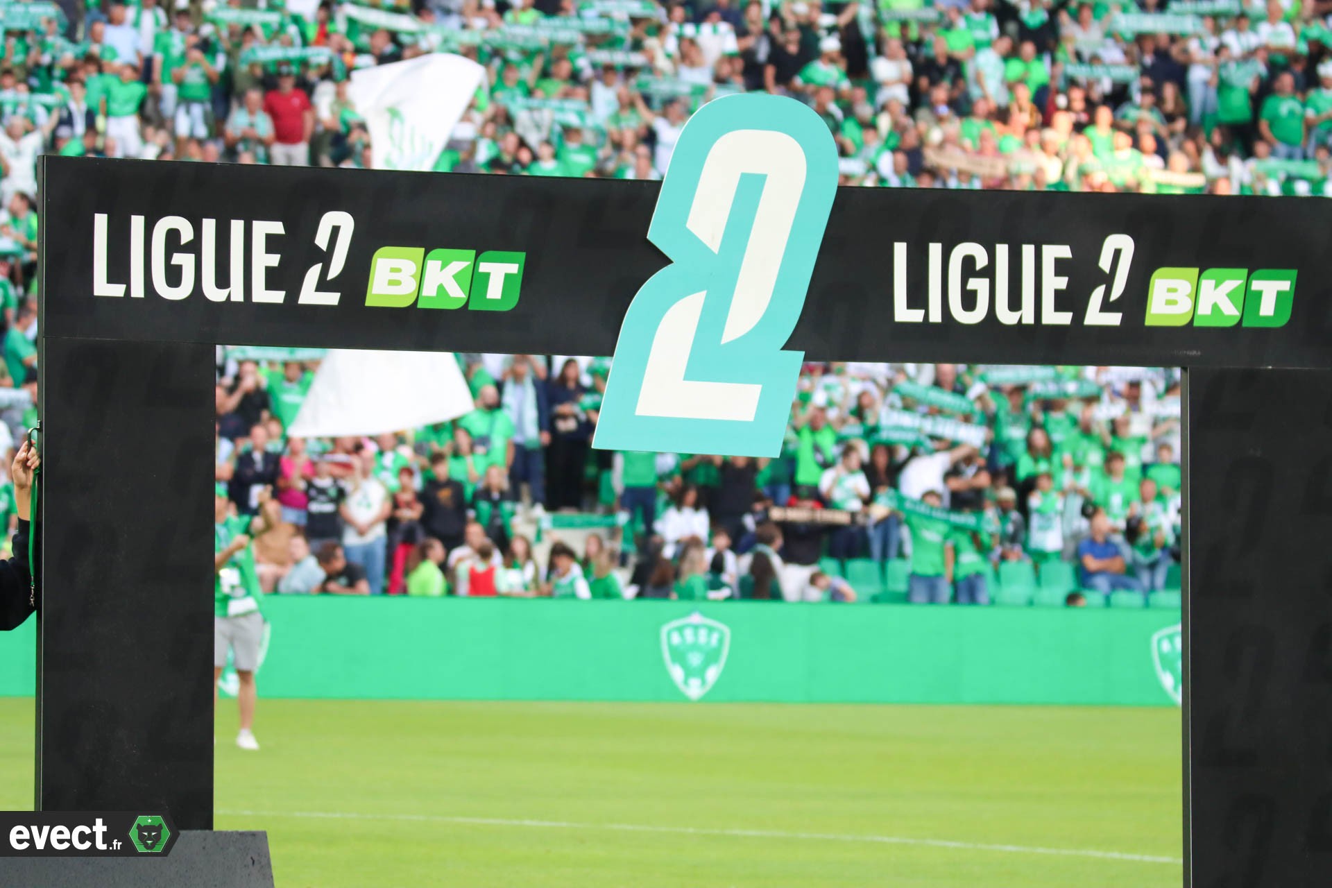 Reims renverse Annecy, l'ASSE seule en tête de la Ligue 2 #ASSE