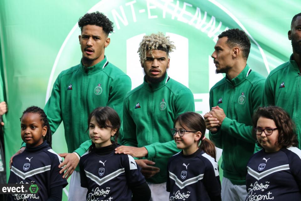 Formation - L'ASSE devant le Bayern Munich et Arsenal dans un domaine