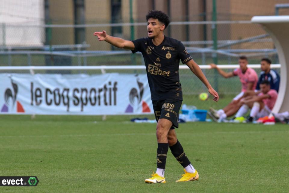 Mercato - Benkhedim signe dans un grand club algérien