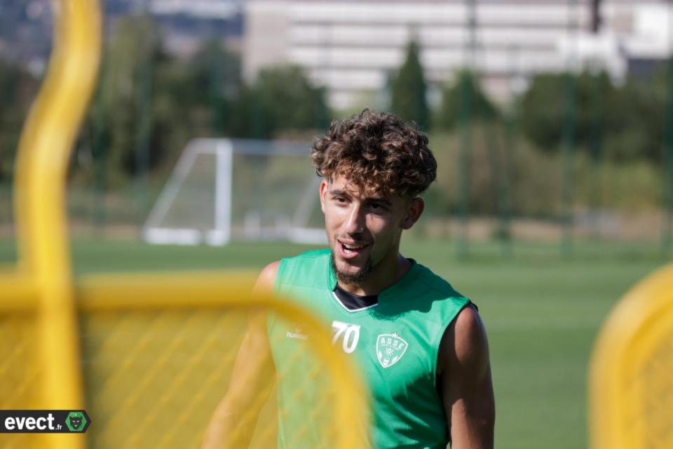 Algérie - Une première avec les Verts pour Aouchiche ?