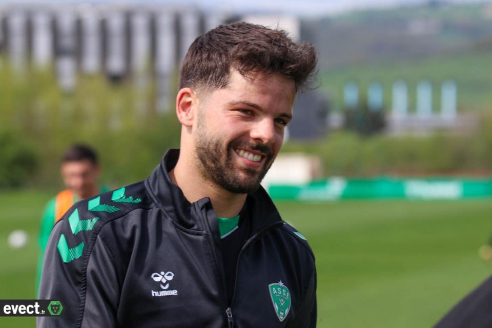 Jessy Moulin fan de Gautier Larsonneur à l'ASSE