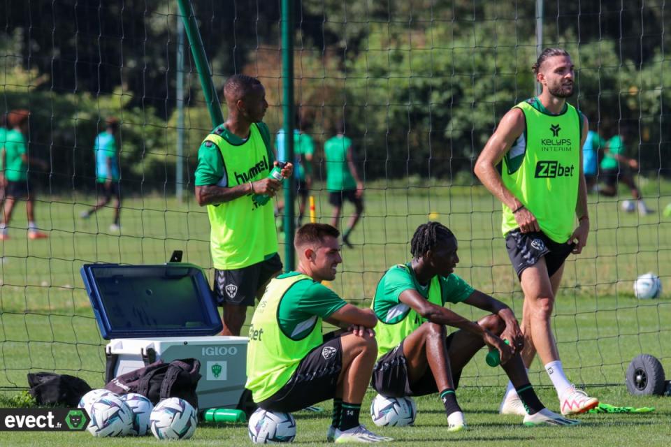 Éliminés, quasiment un mois sans compétition pour les Verts à la trêve