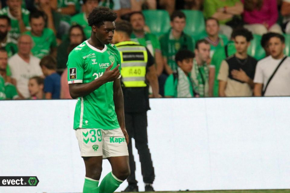 ✅ Officiel - Un attaquant formé au club s'engage en Ligue 2