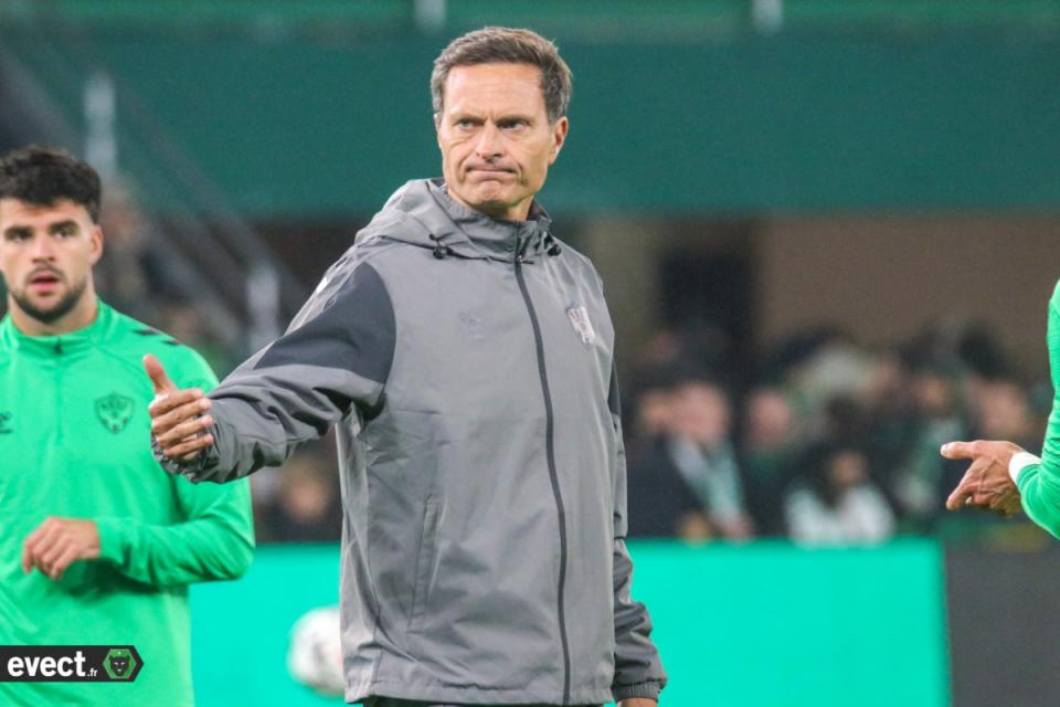 Entraineur adjoint de l'ASSE en 2024, il retourne à Brest