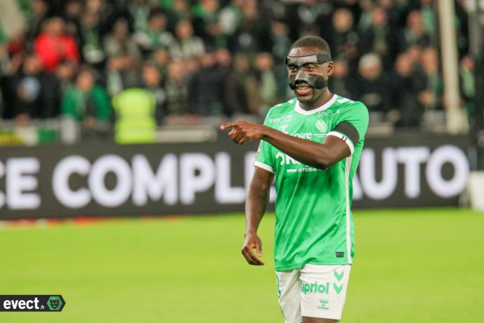 Après Cafaro et Appiah, l'ASSE compte un nouveau joueur masqué