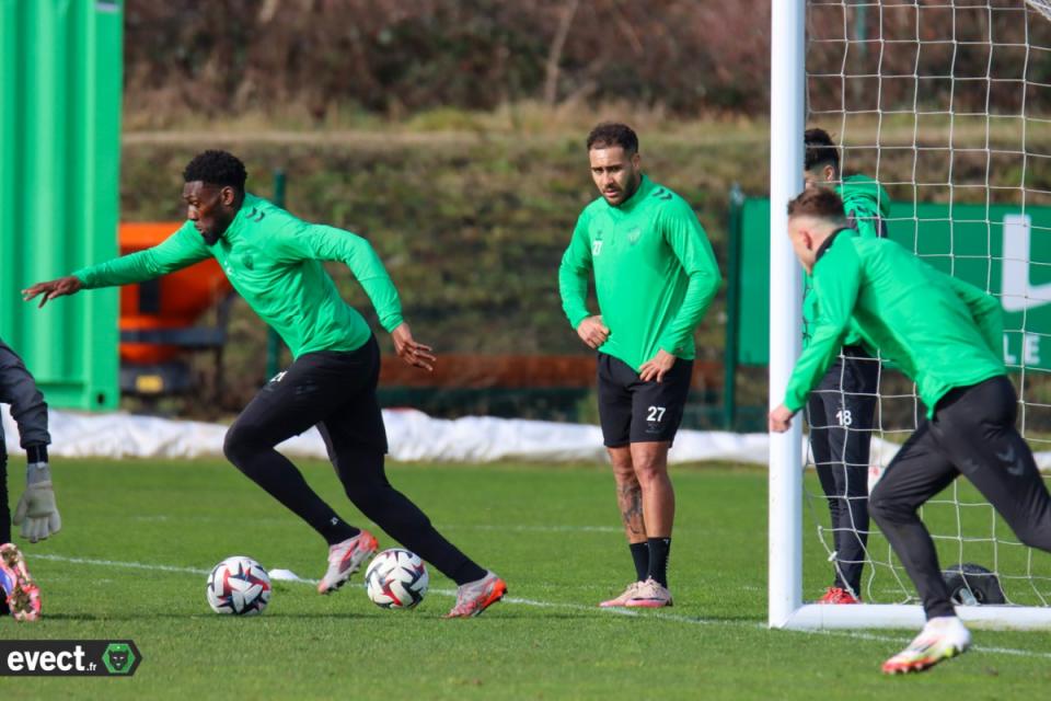 Avec ses deux anciens verts, Larissa enchaîne