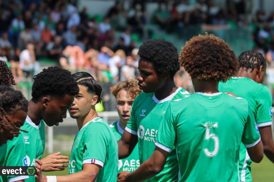 Triplé d'Aït Amer mais fin d'aventure pour l'ASSE dans un match fou