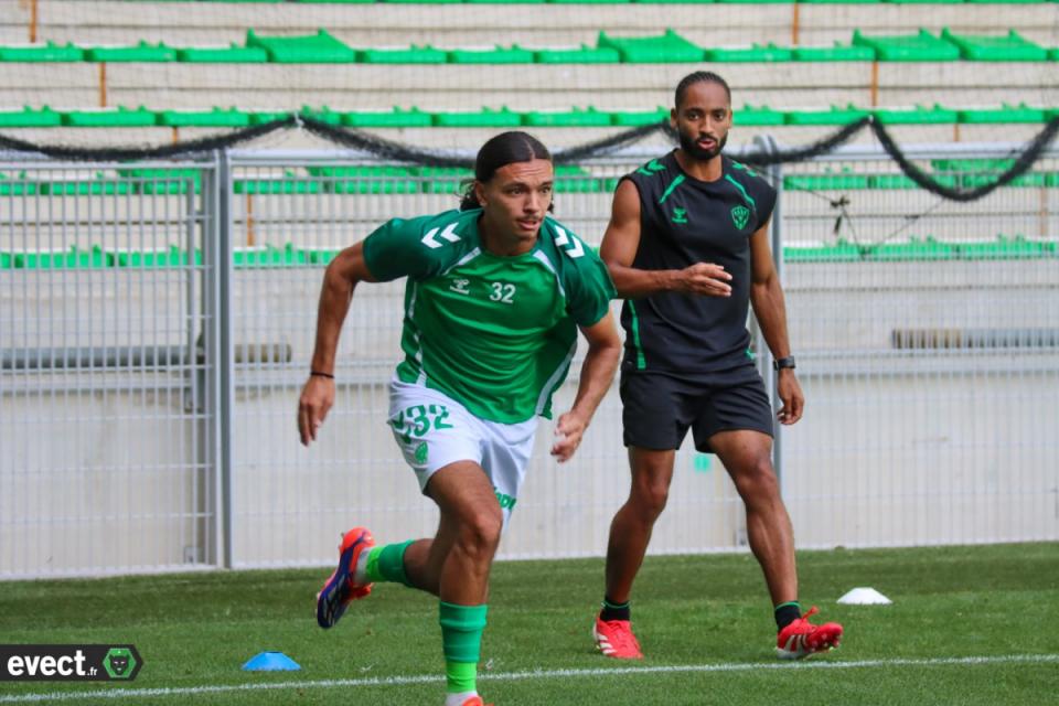 ASSE - Groupe décimé à l'entrainement, les jeunes à la rescousse