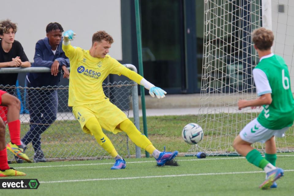 U17 - Huit buts et une défaite à Valence pour l'ASSE
