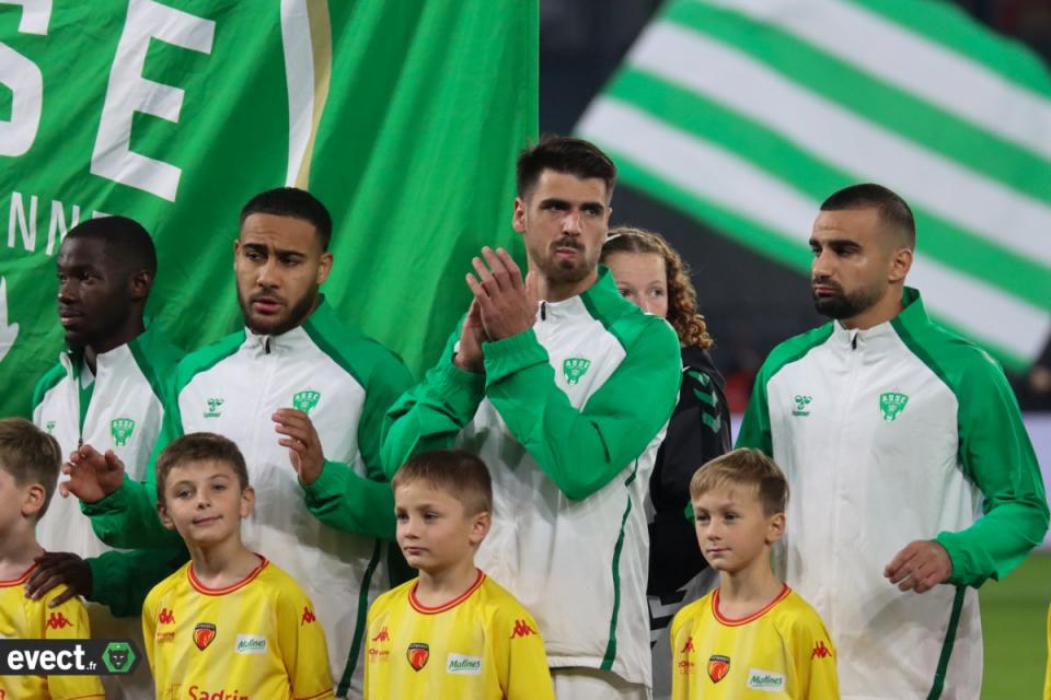 ASSE - 4 recrues, 9M€ dépensés et pas un latéral qui s'est imposé