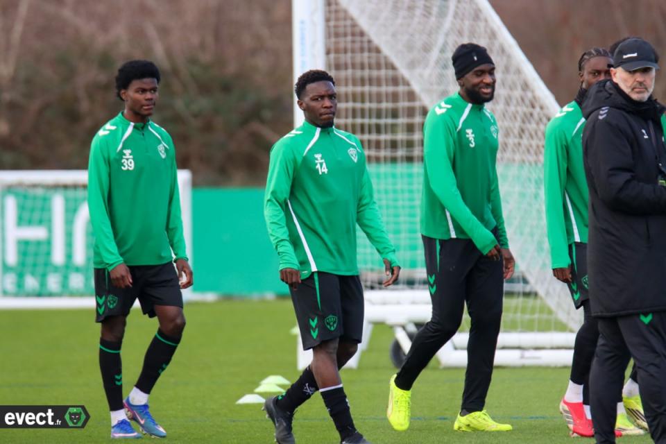  Un joueur à l'écart et beaucoup d'absents à l'entrainement de l'ASSE