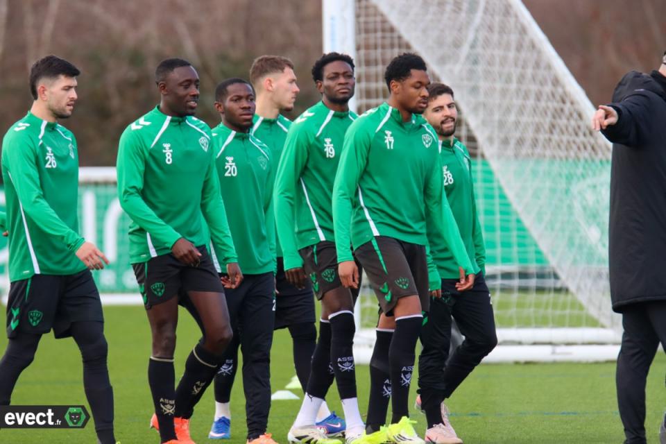De nouveaux absents à l'ASSE, des jeunes à la rescousse