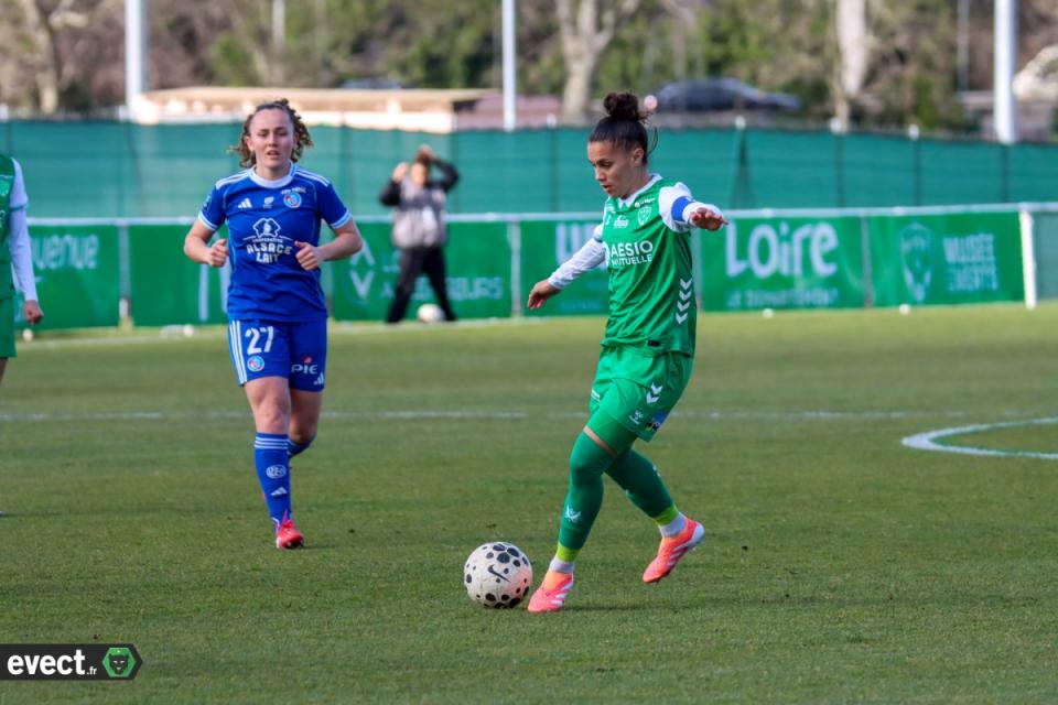 Battue par Strasbourg, l'ASSE sort miraculeusement de la zone rouge