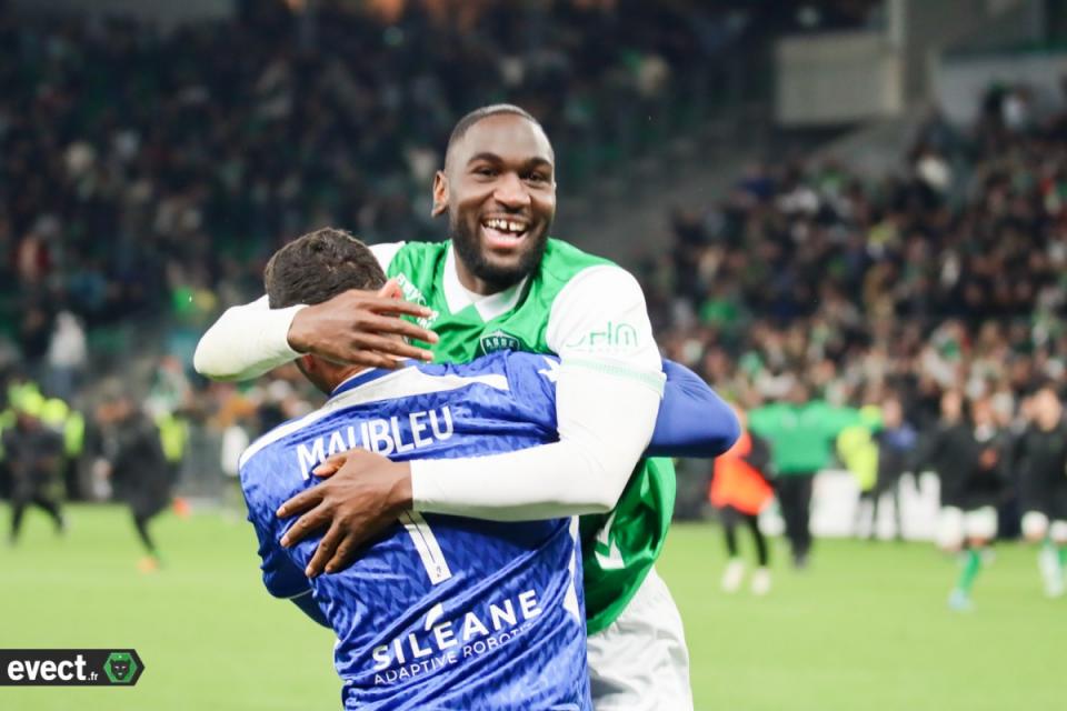 Mercato : Après 10 années à l'ASSE, Nadé quitte les Verts pour Dubaï