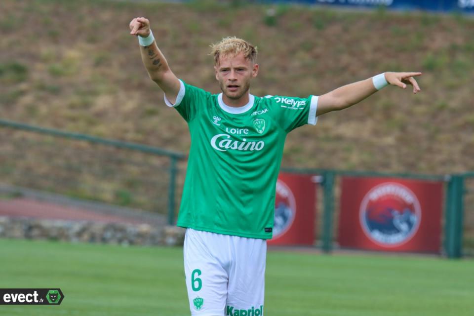 ASSE - Le milieu Bernauer, Cathro adhère