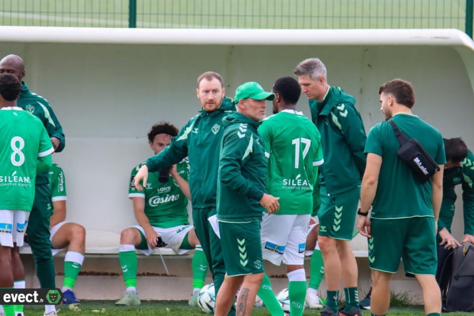 Cathro dévoile sa feuille de route pour les prochains matchs en L2