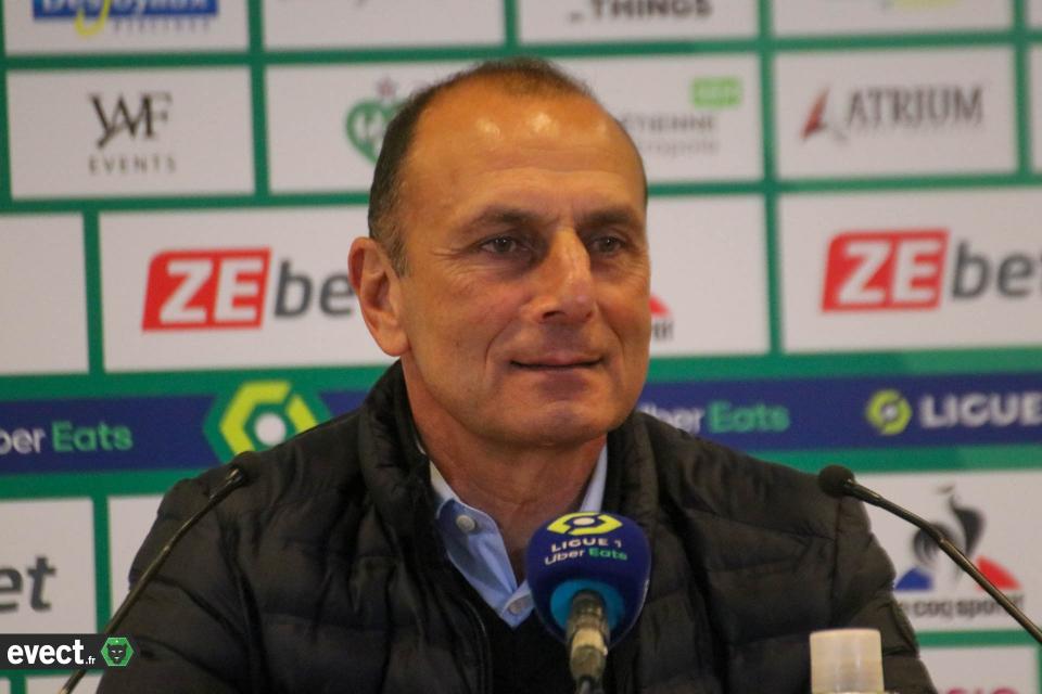 Ligue 2 - Le FC Nantes officialise l'arrivée de son nouvel entraineur