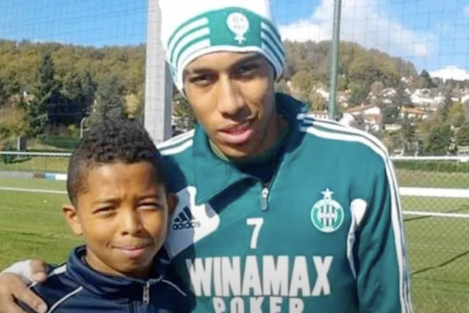 Mercato : Aubameyang répond à un fan et n'exclut pas revenir à l'ASSE