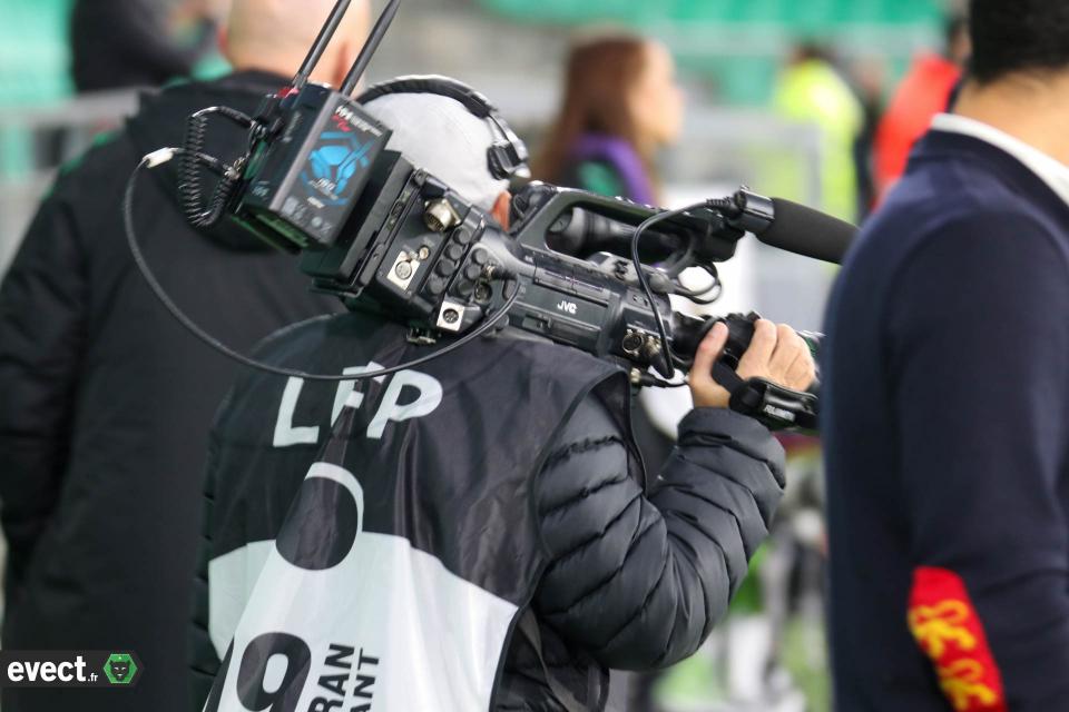 Canal+ fait une offre pour la diffusion de la Ligue 1