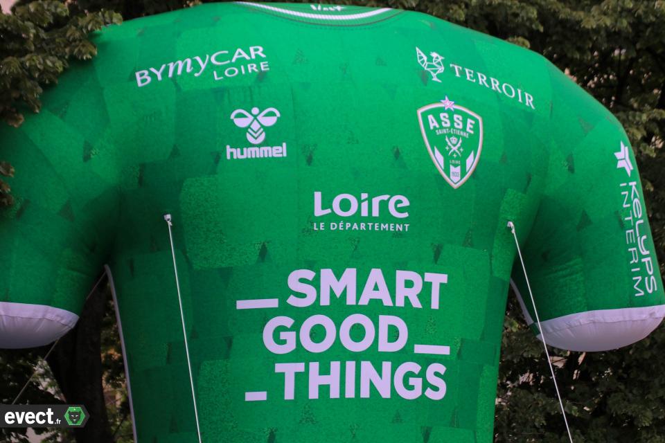 Maillot 23/24 : Journée record vendredi soir à la boutique de l'ASSE