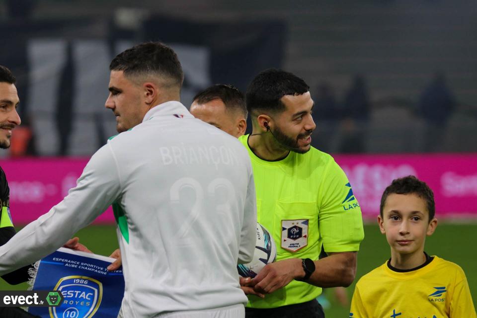 L2 - L'ASSE retrouve un arbitre qui lui réussit bien face à Grenoble