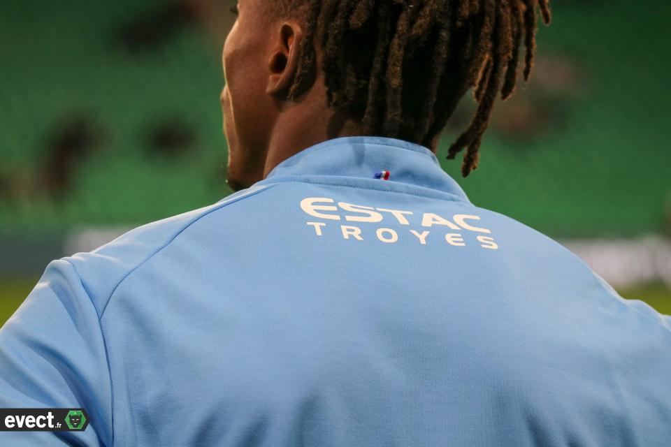 ESTAC - Incertain, le meilleur buteur de L2 sera bien là face à l'ASSE