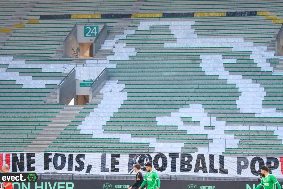 Discipline : Deux stades et huit tribunes fermées pour la reprise 