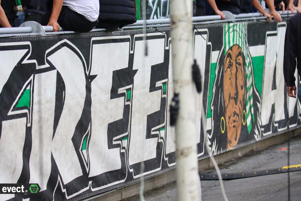 ASSE - Bus, animation, écran géant et solidarité sur le parvis sud