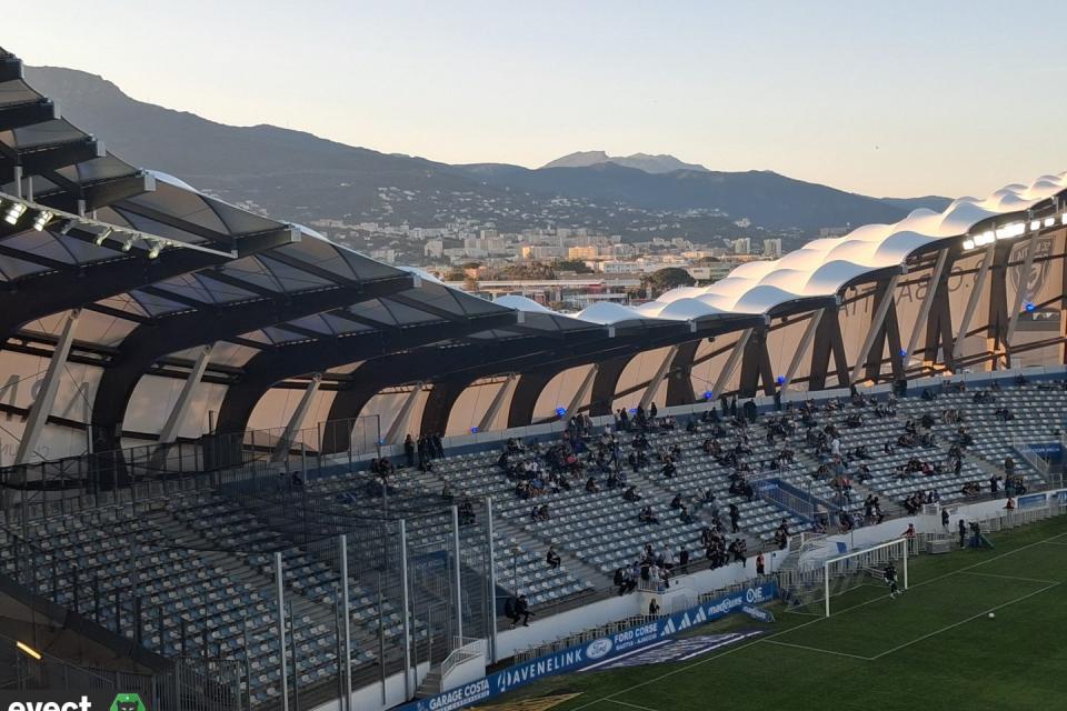 Le Mans officiellement en Ligue 1, Bastia lourdement sanctionné