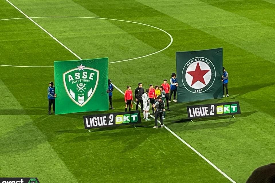 Ligue 2 - Le résumé vidéo du match entre le Red Star et l'ASSE (0-1)